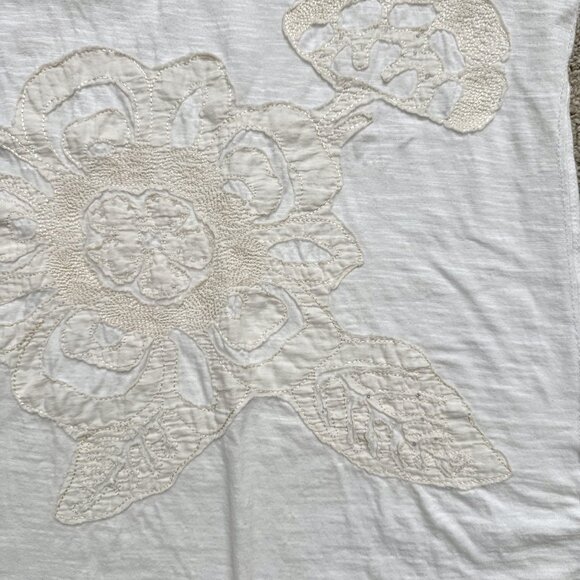 Ann Taylor LOFT T-shirt - Picture 2 of 3